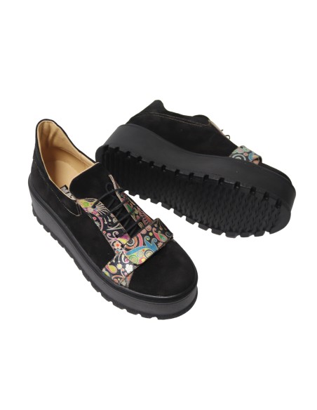 Pantofi cu Platforma Negri cu Imprimeu Multicolor si Siret din Piele Naturala Amanda, Fabricati in Romania