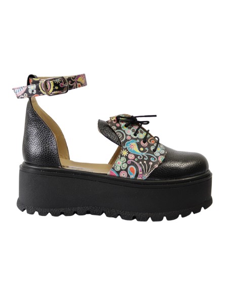 Sandale cu Calcai Inchis Negre cu Imprimeu Multicolor, Platforma, Catarama si Siret Amanda, Piele Intoarsa